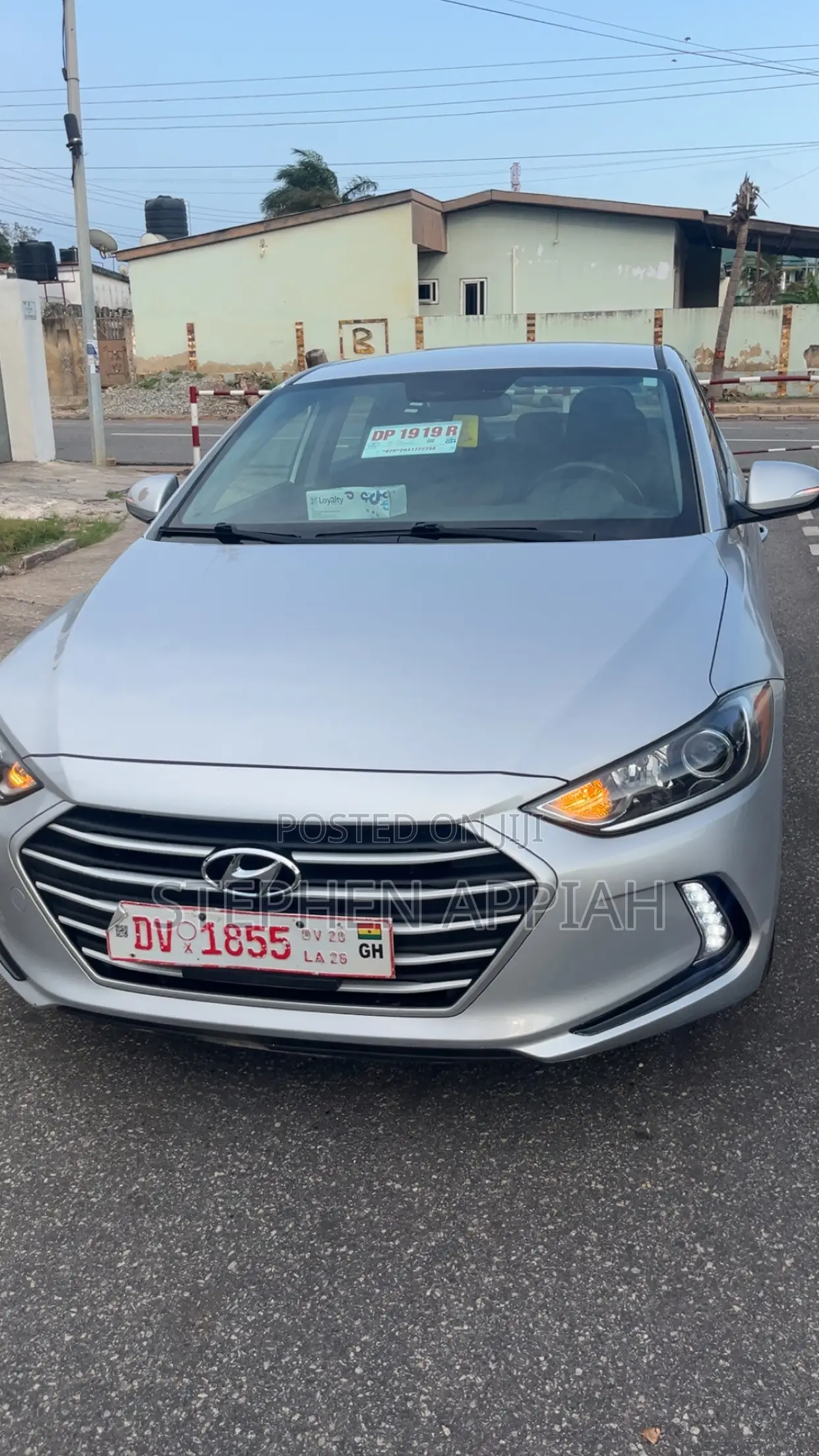 Hyundai Elantra Limited Sedan FWD (2.0L 4cyl 6A) 2017 Silver