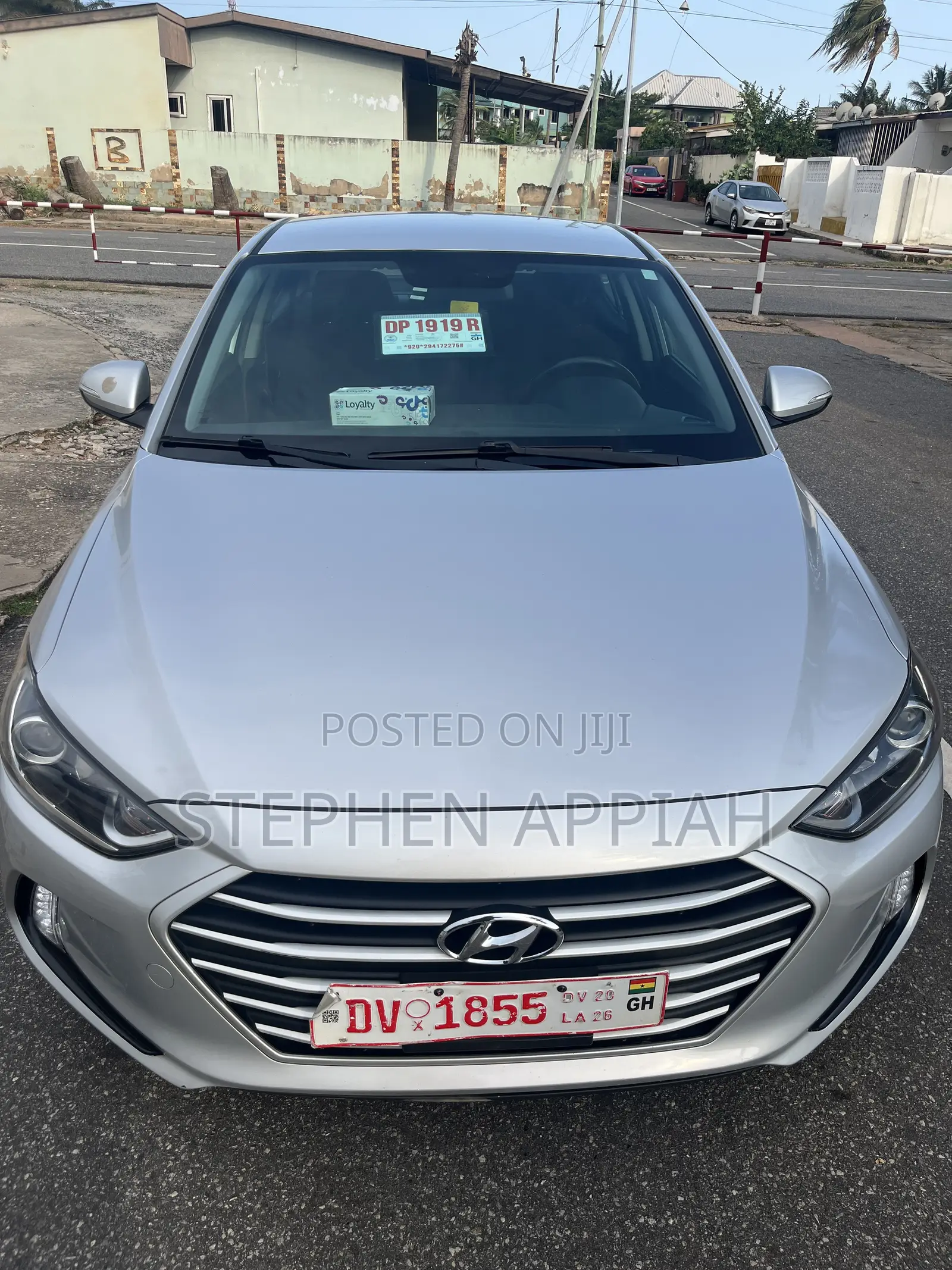 Hyundai Elantra Limited Sedan FWD (2.0L 4cyl 6A) 2017 Silver