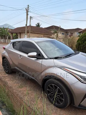 Toyota C-HR XLE FWD 2020 Gray