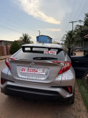 Toyota C-HR XLE FWD 2020 Gray