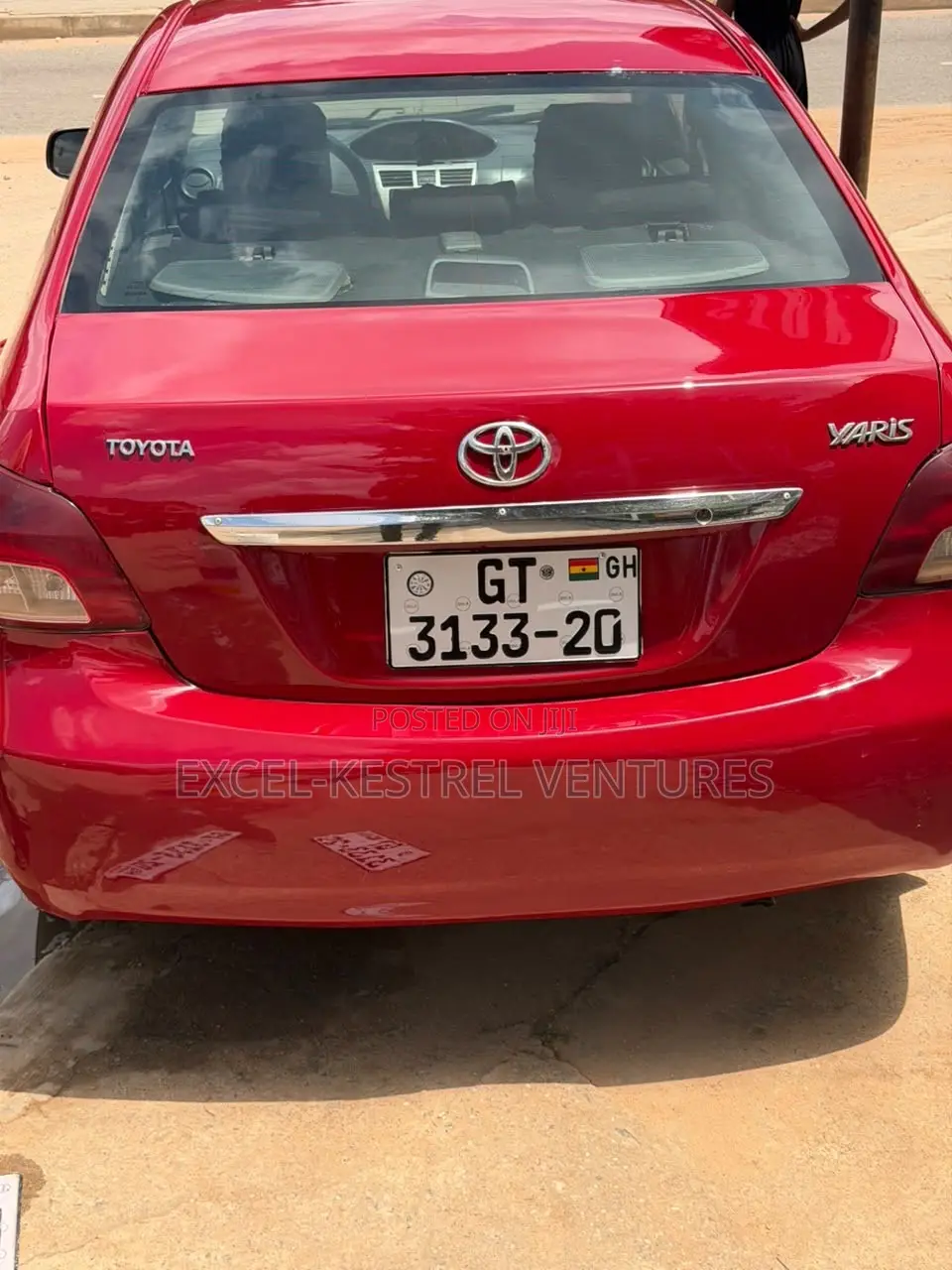Toyota Yaris Base Sedan 4dr 2010 Red