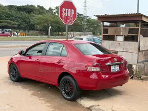 Toyota Yaris Base Sedan 4dr 2010 Red