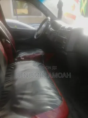 Toyota HiAce 2006 Red
