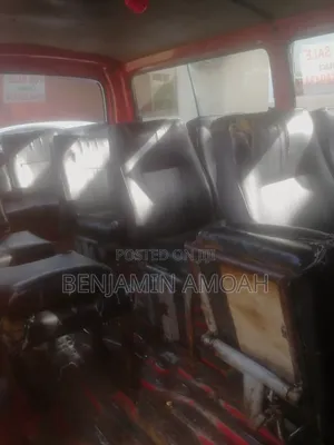 Toyota HiAce 2006 Red
