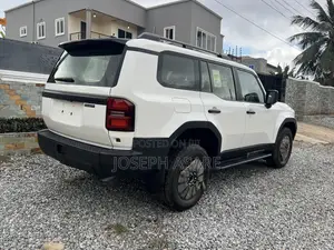 Toyota Land Cruiser Prado 2026 White