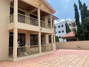 8bdrm House in Ankonam Oyarifa, Owusu Ansah for sale