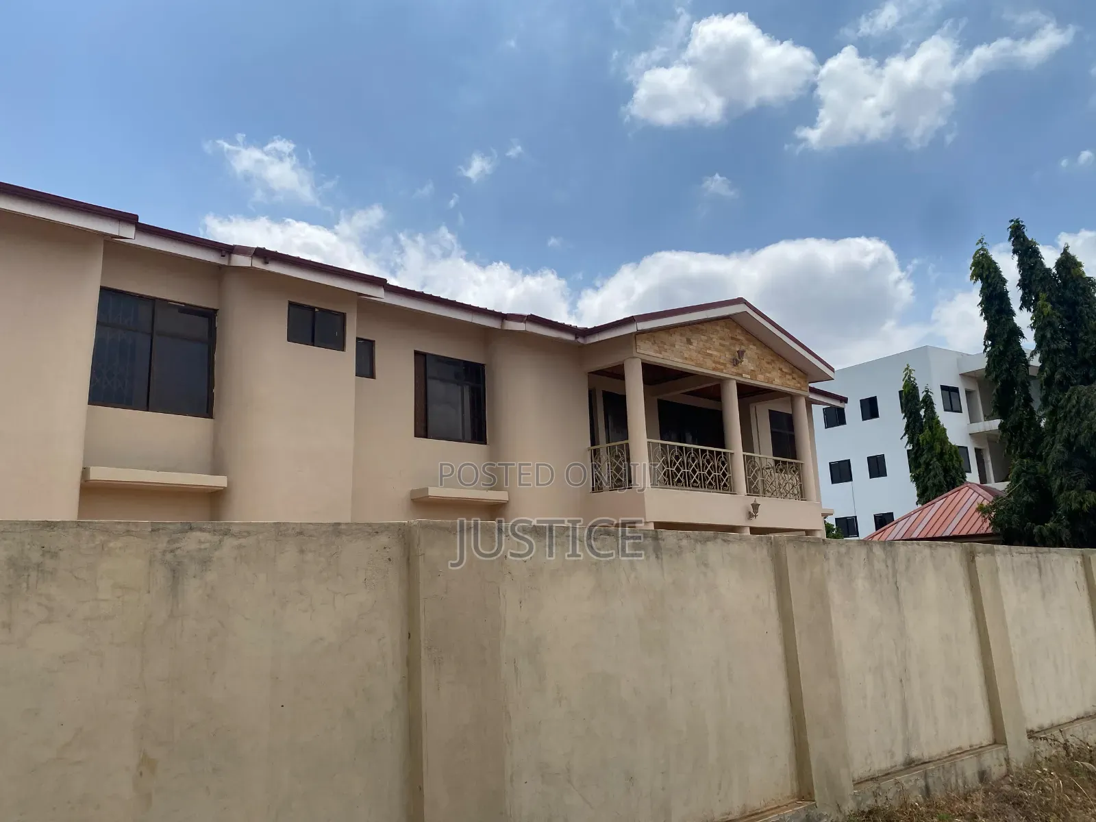 8bdrm House in Ankonam Oyarifa, Owusu Ansah for sale