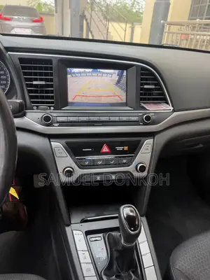 Hyundai Elantra SE Sedan FWD (2.0L 4cyl 6M) 2017 Black