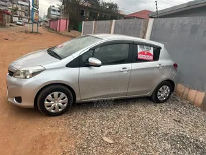 Toyota Vitz 2012 Silver