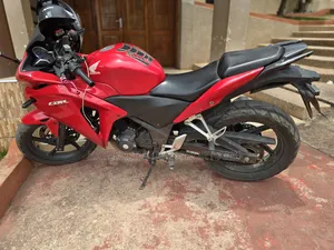 Honda CBR 2012 Red