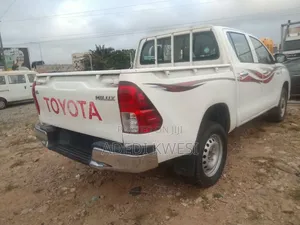 Toyota Hilux Revo Double Cab Petrol 2.7 AWD 2016 White