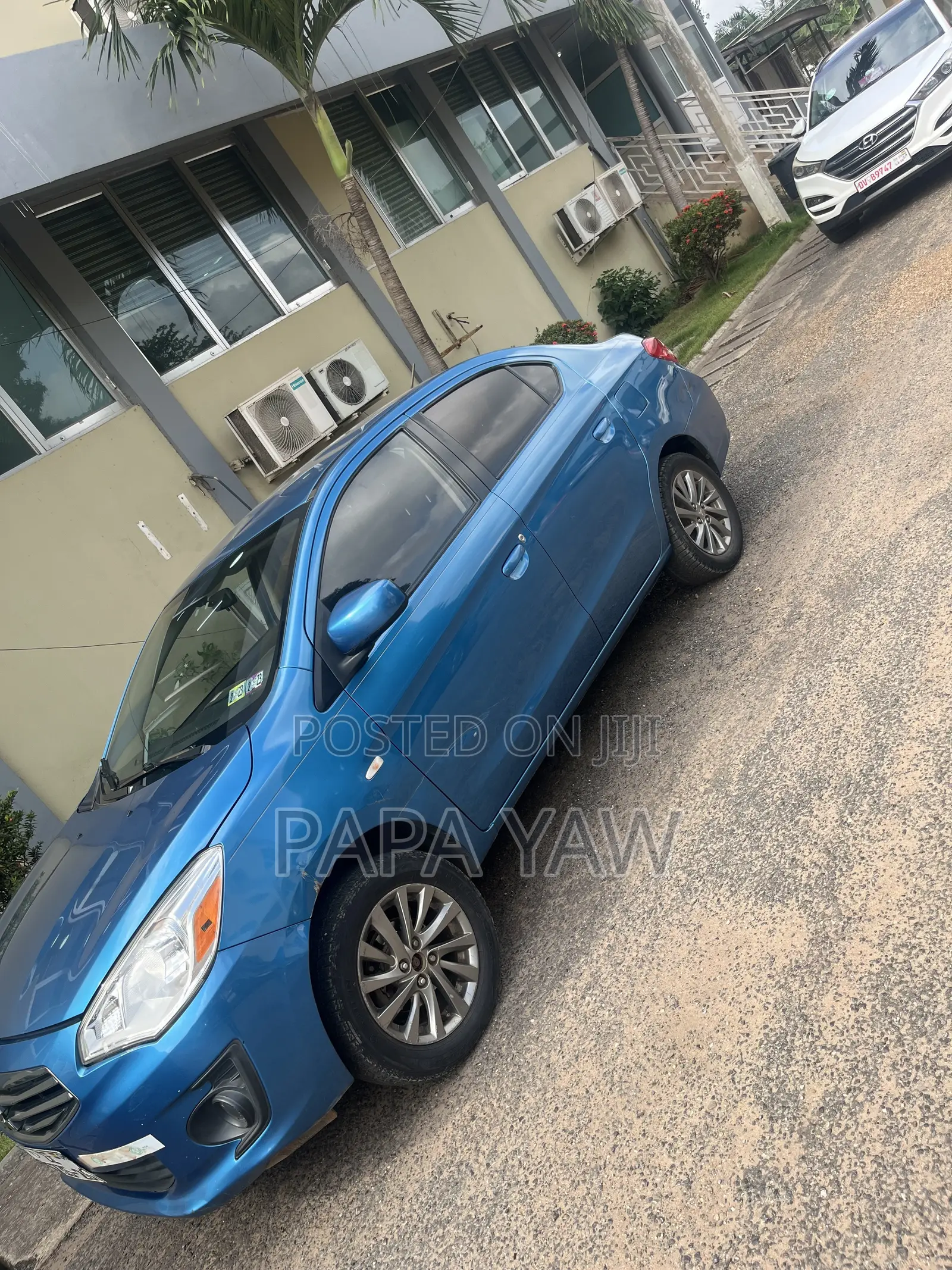 Mitsubishi Mirage ES 2018 Blue