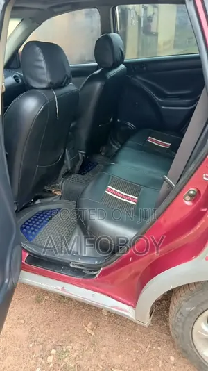Pontiac Vibe 2006 Burgundy