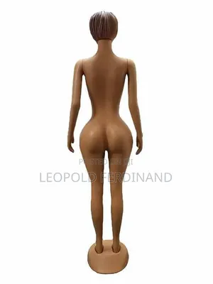 Curvy Full-Body Female Mannequin