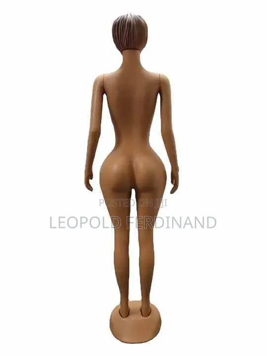 Curvy Full-Body Female Mannequin