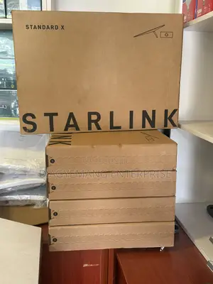 Starlink Standard 4 X Internet Kit.