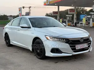 Honda Accord Touring 2.0T 2022 White