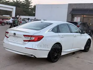 Honda Accord Touring 2.0T 2022 White