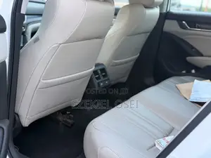 Honda Accord Touring 2.0T 2022 White