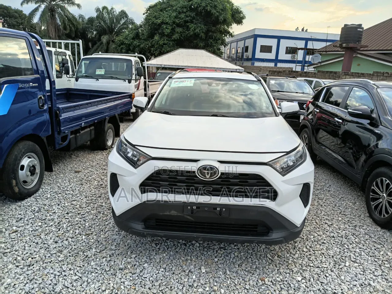 Toyota RAV4 2021 White