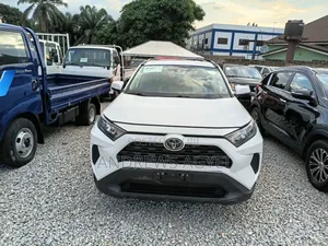 Toyota RAV4 2021 White