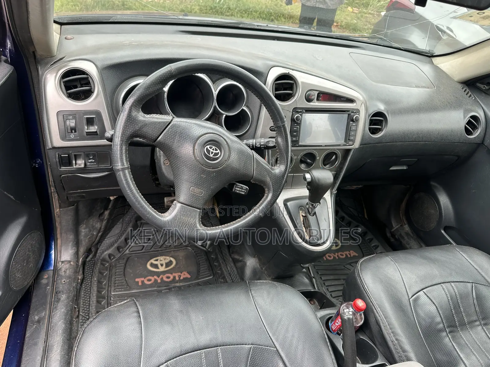 Toyota Matrix Hatchback FWD (1.8L 4cyl 5M) 2007 Blue