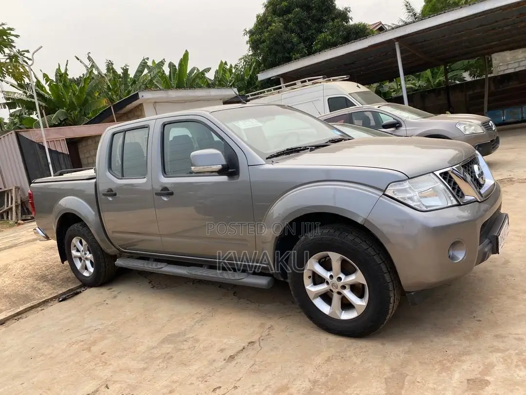 Nissan Navara 2016 Gray