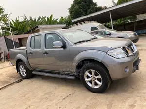 Nissan Navara 2016 Gray