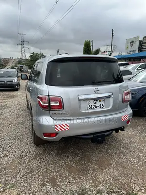Nissan Patrol 2016 Silver