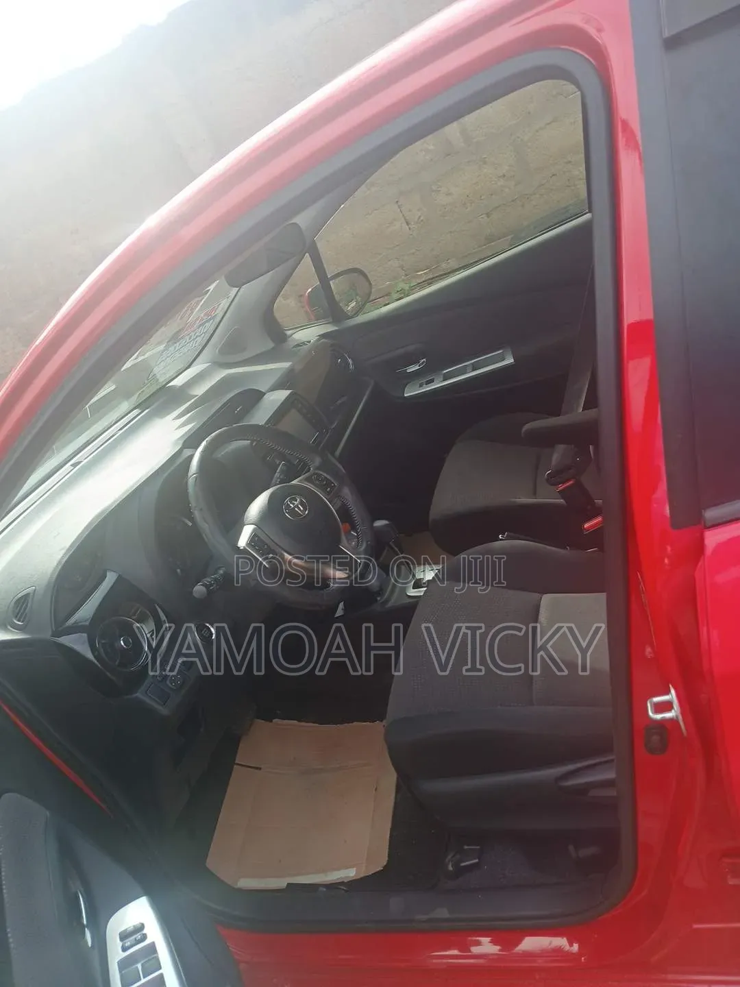 Toyota Vitz 2015 Red