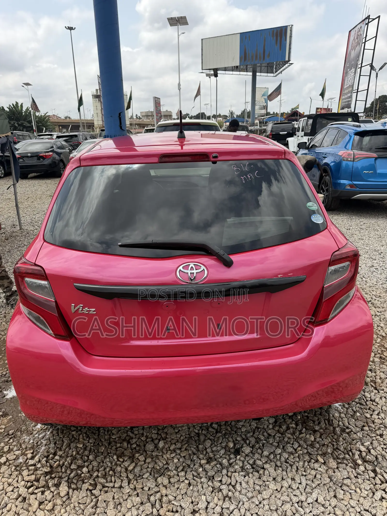 Toyota Vitz 1.3 FWD 3dr 2015 Pink