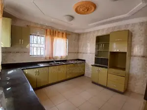 4bdrm Bungalow in Oyibi Sasabi, Sasaabi for sale