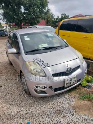 Toyota Vitz 2010 Gray