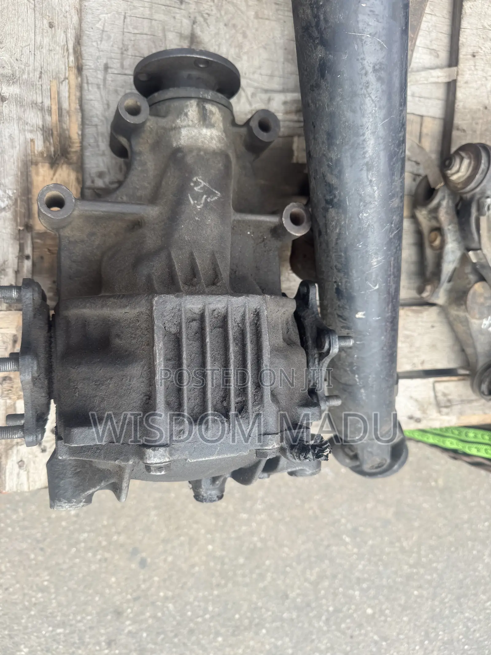 Center Axle Toyota Fish