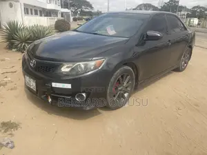 Toyota Camry SE 4dr Sedan (2.5L 4cyl 6A) 2013 Gray