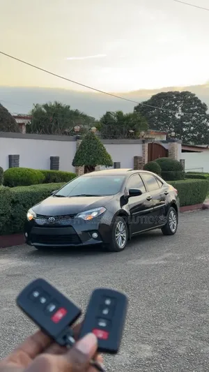 Toyota Corolla 2016 Black