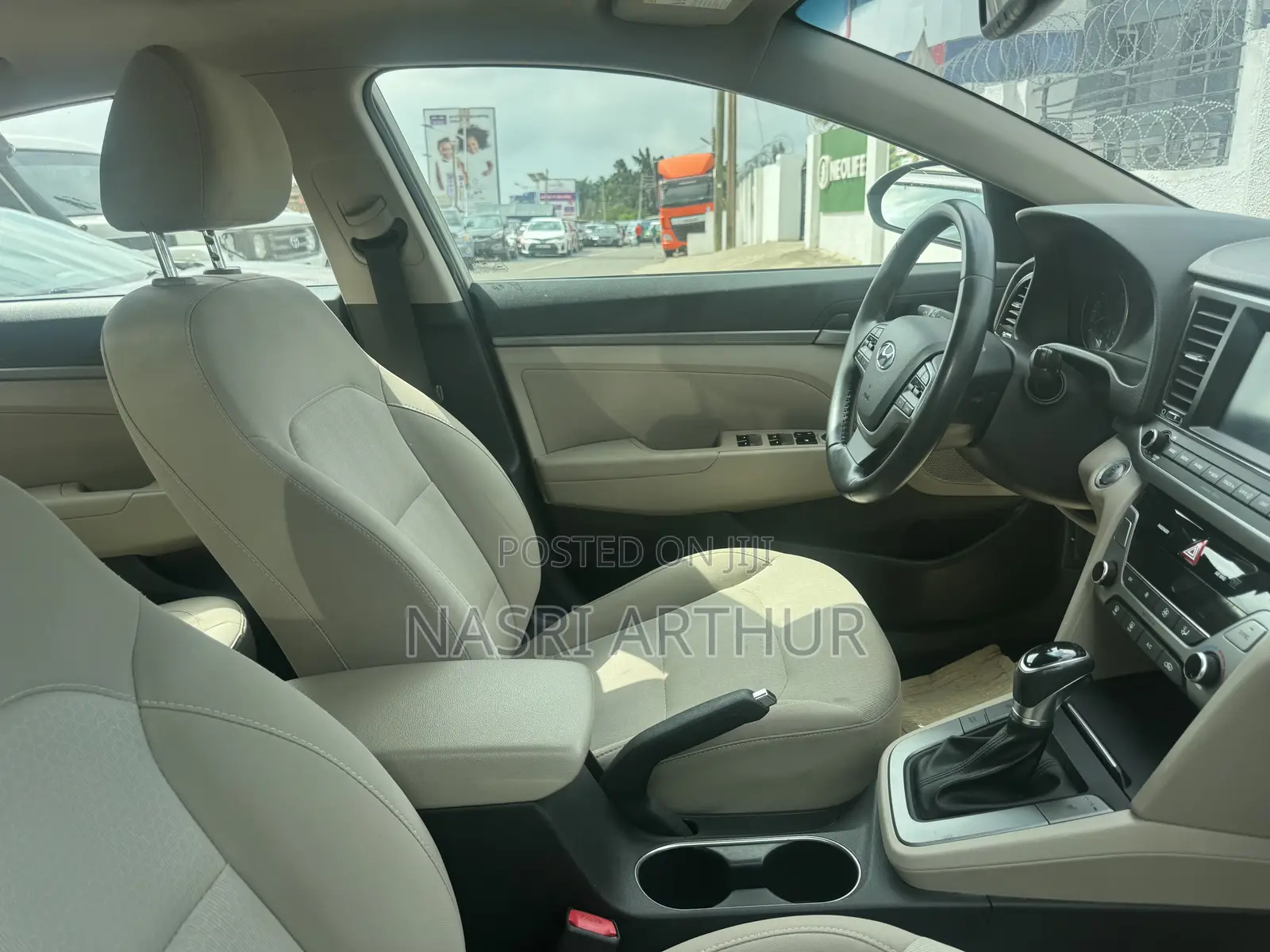 Hyundai Elantra SE 2018 Gold
