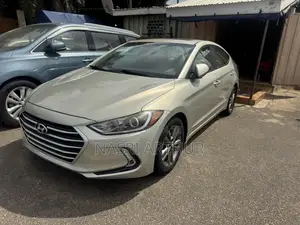 Hyundai Elantra SE 2018 Gold