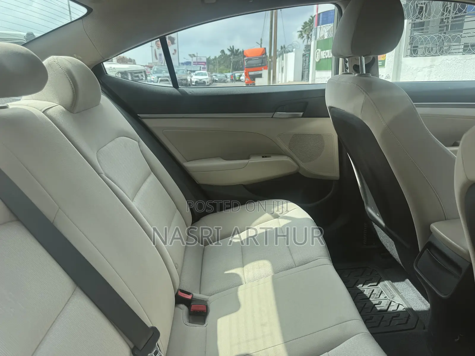 Hyundai Elantra SE 2018 Gold