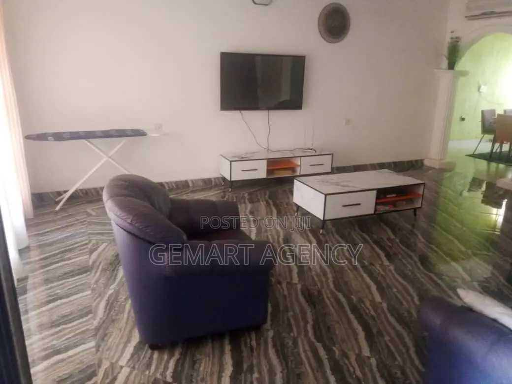 1 Bedroom Airbnb Kwabenya