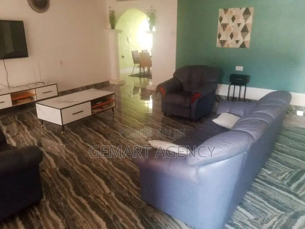 1 Bedroom Airbnb Kwabenya