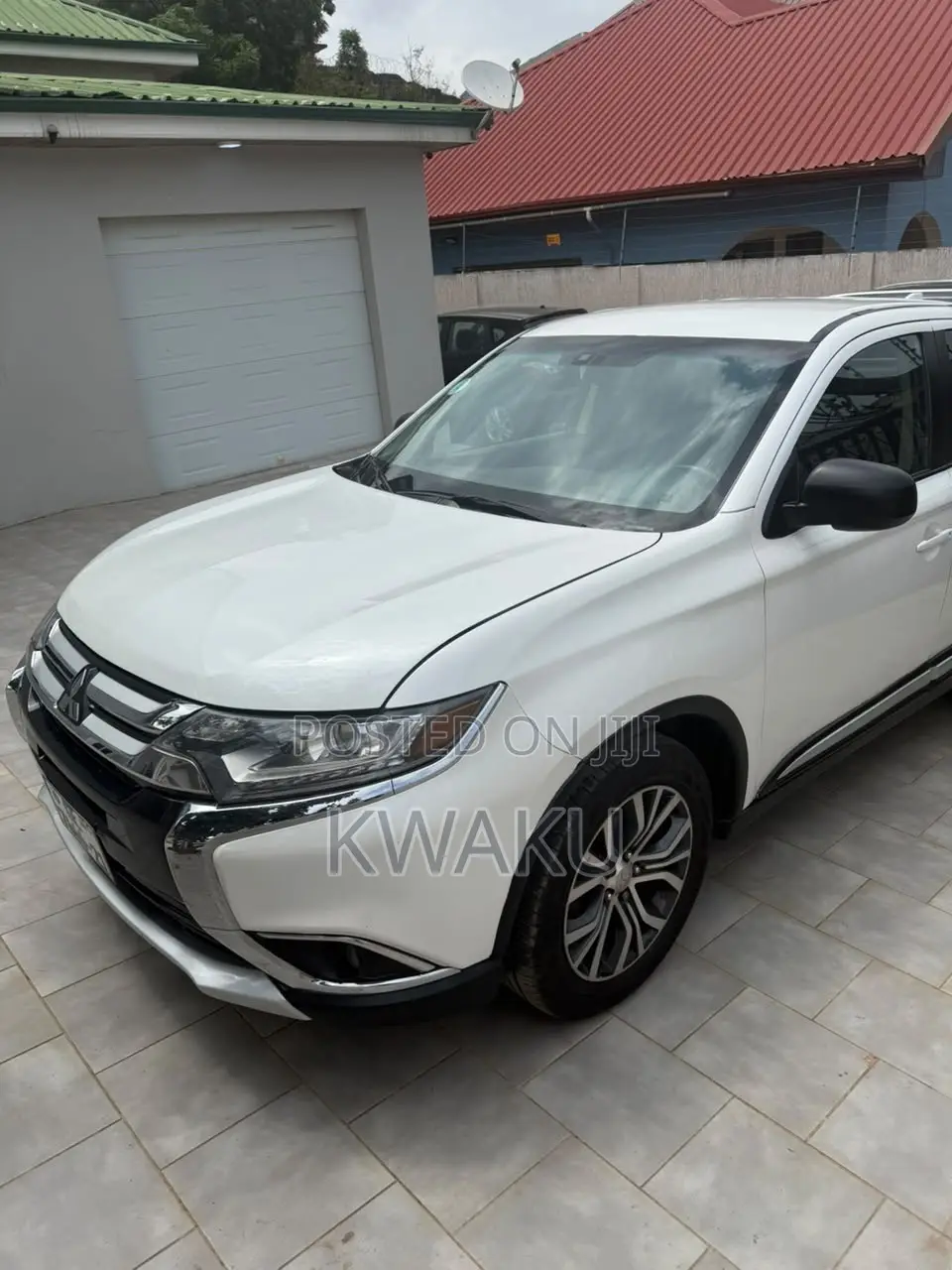 Mitsubishi Outlander 2017 White