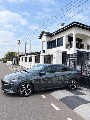 Hyundai Elantra Limited 2023 Green