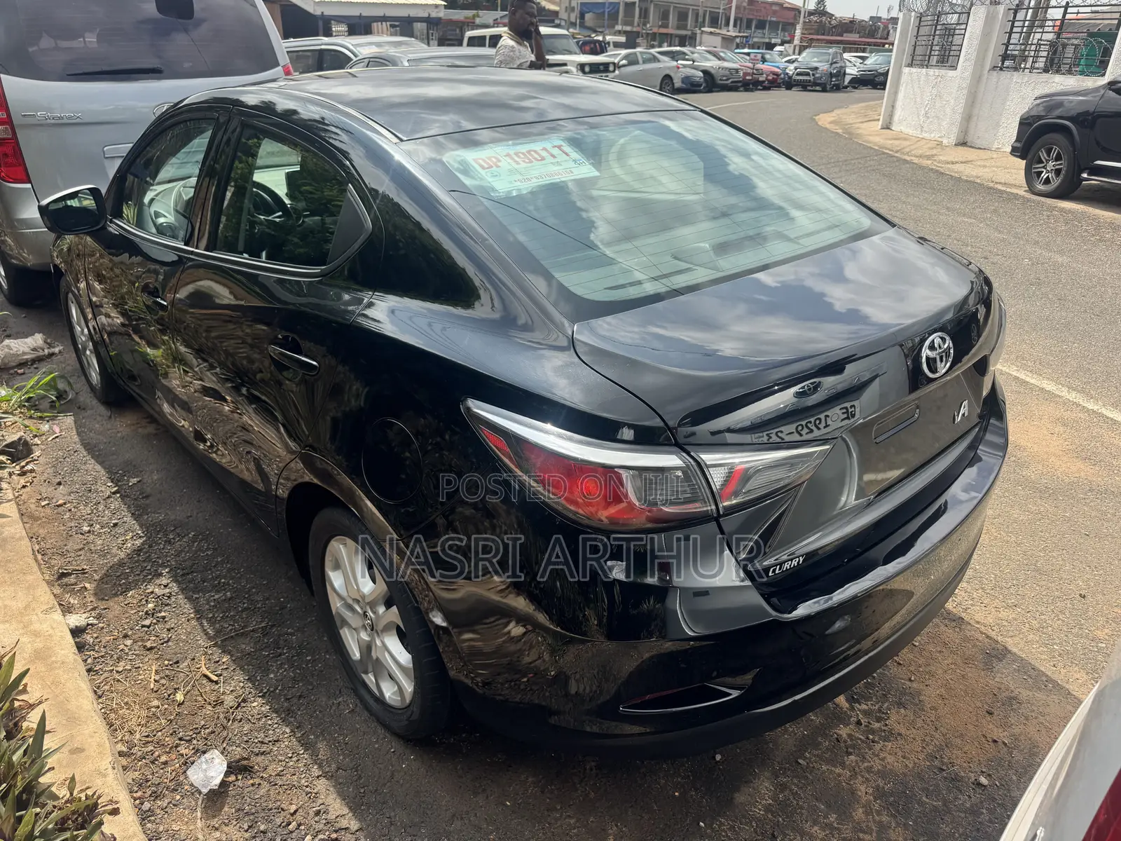 Toyota Yaris L Hatchback 5dr 2016 Black