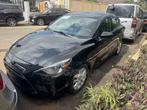 Toyota Yaris L Hatchback 5dr 2016 Black