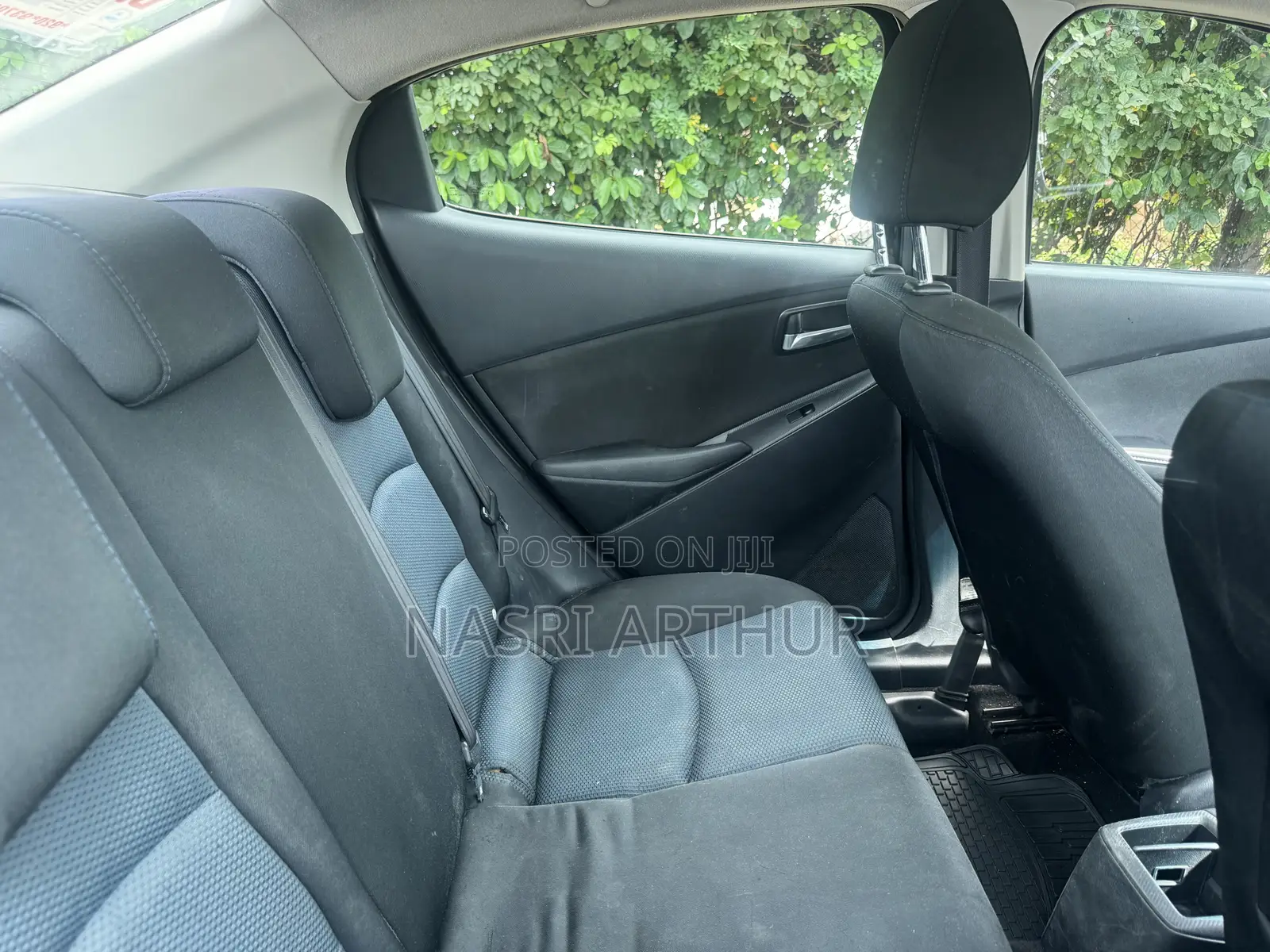 Toyota Yaris L Hatchback 5dr 2016 Black