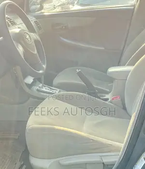 Toyota Corolla LE 4dr Sedan (1.8L 4cyl 4A) 2010 Gray