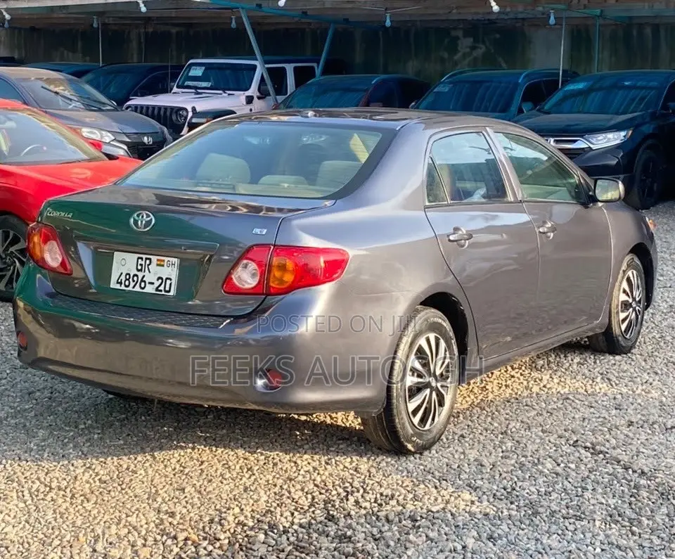 Toyota Corolla LE 4dr Sedan (1.8L 4cyl 4A) 2010 Gray