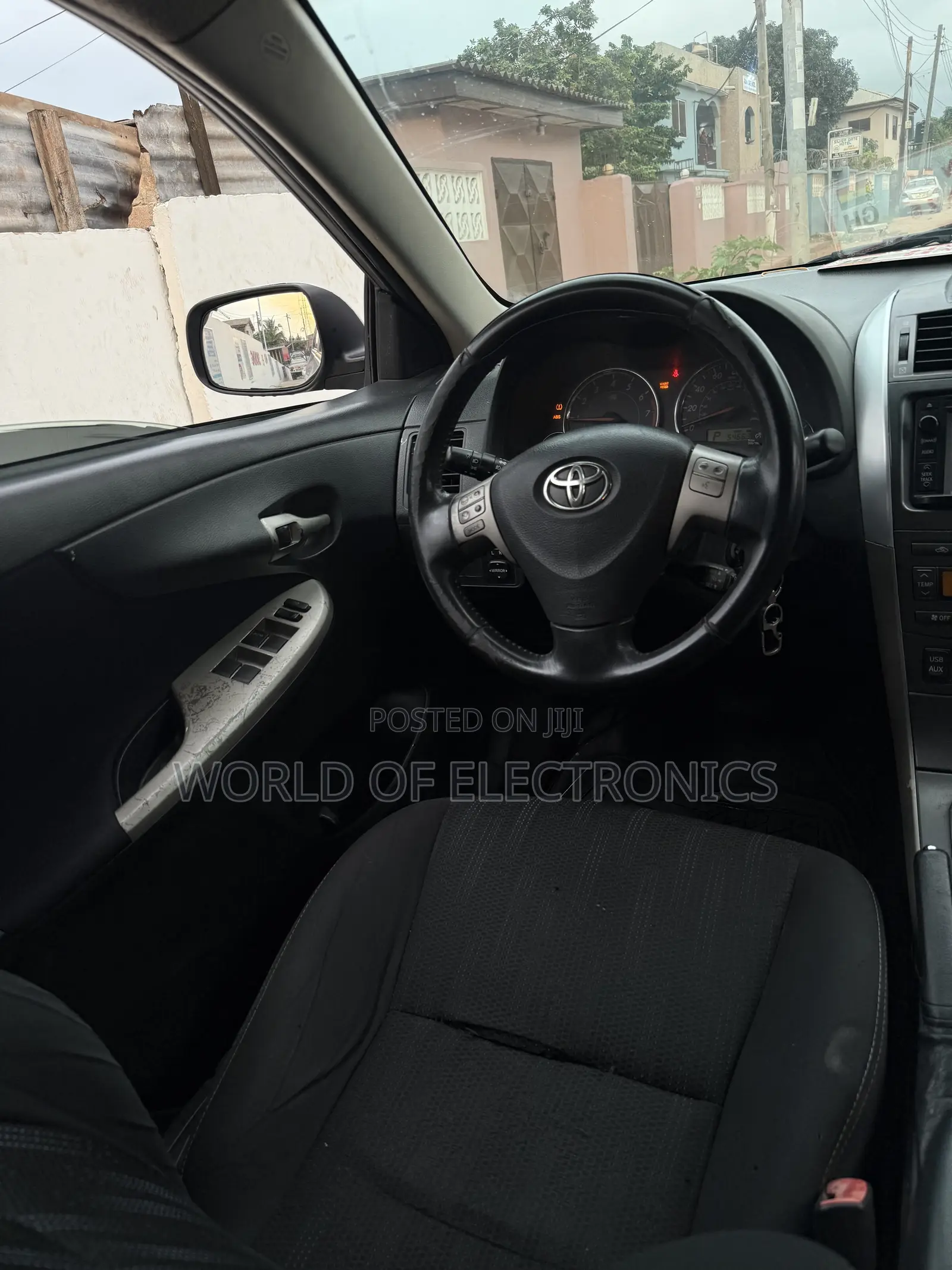 Toyota Corolla S 4dr Sedan (1.8L 4cyl 4A) 2013 Silver