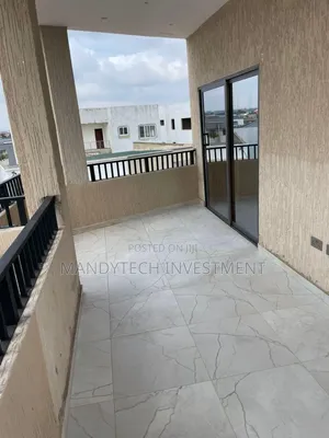 4bdrm Duplex in School Junction for rent